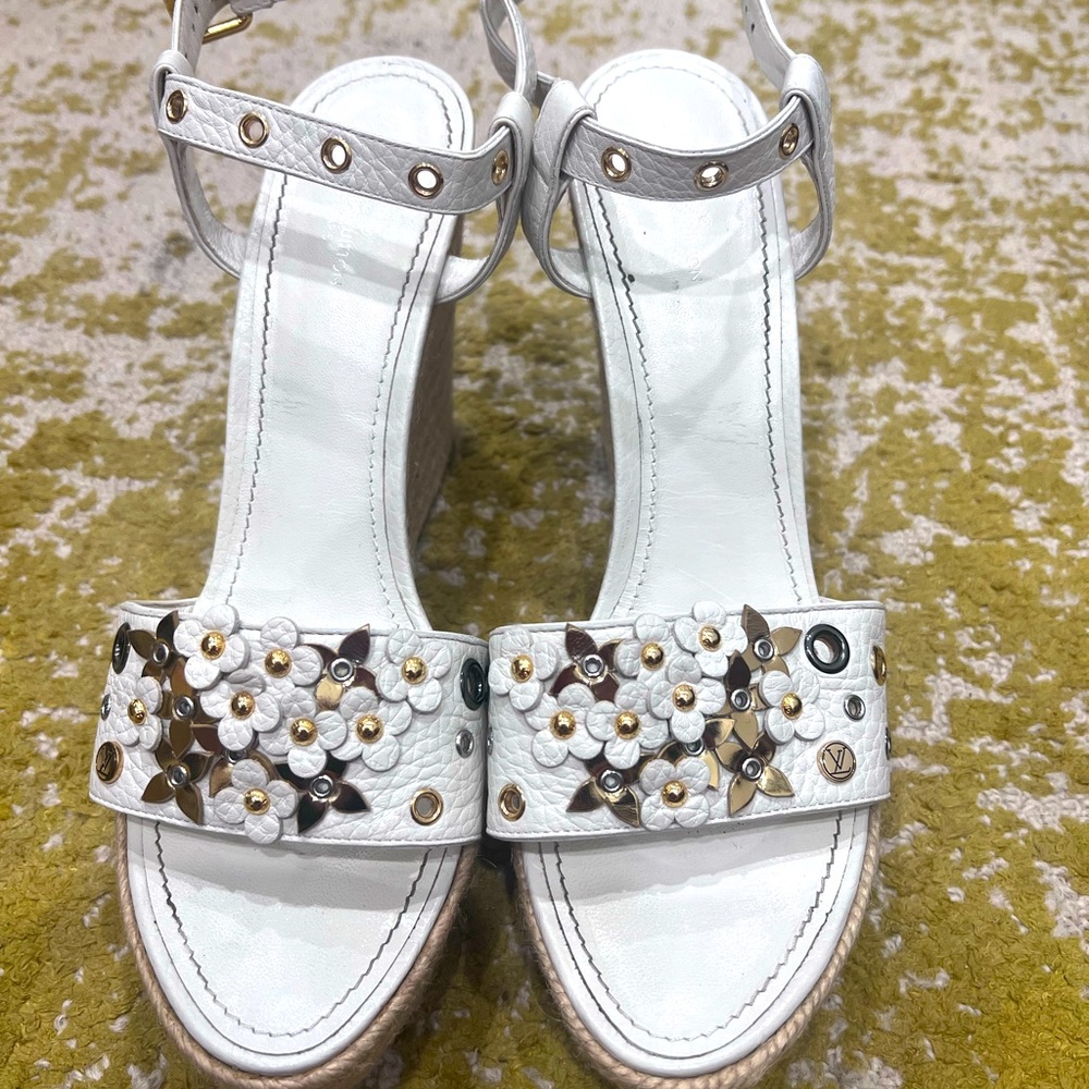 Stunning Louis Vuitton Platform Sandals- perfect for summer parties!